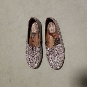 Born Snakeskin Sebra Flat